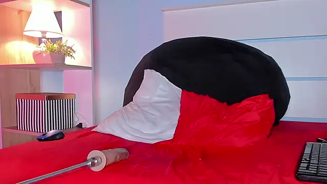 alicialittle online show from December 28, 11:05 pm