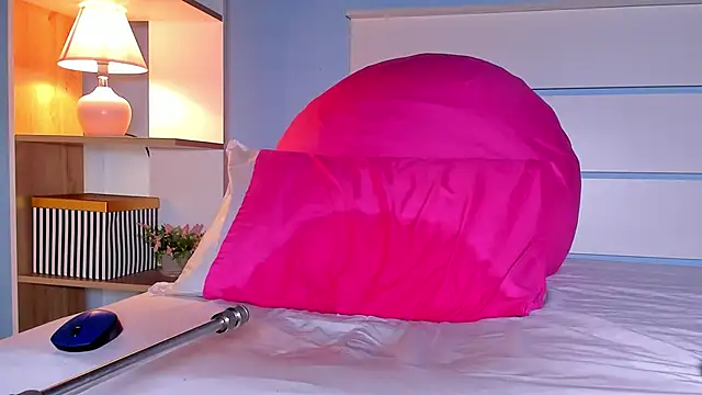 alicialittle online show from January 12, 11:04 pm