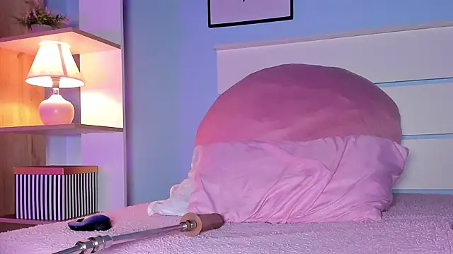 alicialittle online show from February 13, 7:52 pm