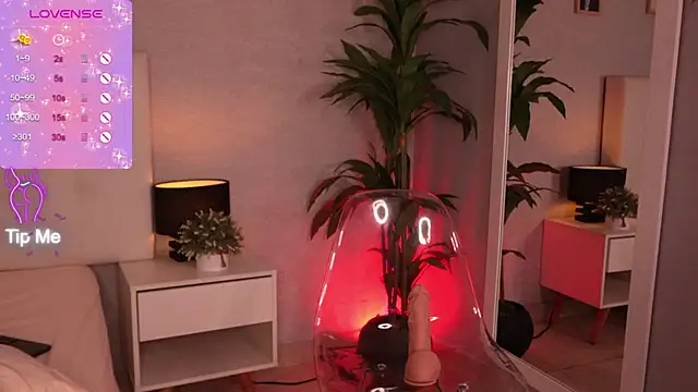 alicialittle online show from March 3, 11:03 pm