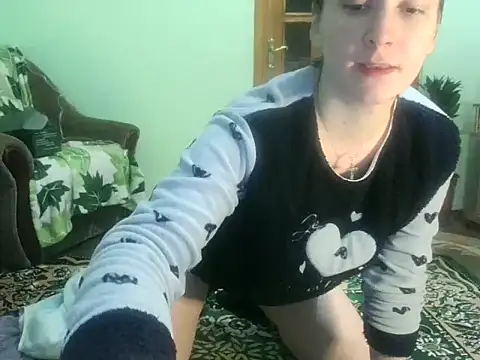 Snapshot of AngelTough20 chatting on December 15, 8:58 pm AngelTough20 online show from December 15, 8:58 pm