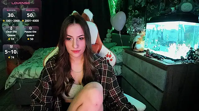 Snapshot of Selbi_Paine chatting on February 14, 12:51 am Selbi Paine online show from February 14, 12:51 am