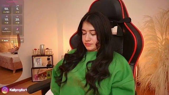 Snapshot of KallyMyller1 chatting on January 23, 12:35 am KallyMyller1 online show from January 23, 12:35 am