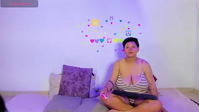 MiaYMolly online show from April 9, 2:33 am