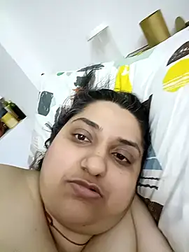 loveyourqueen online show from January 7, 4:09 pm