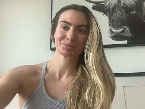 Snapshot of Alyssa_rhoades chatting on May 31, 6:53 pm Alyssa rhoades online show from May 31, 6:53 pm