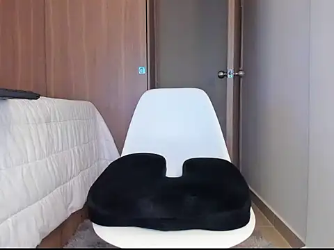 Snapshot of Sirs_papi chatting on February 20, 6:26 am Sirs papi online show from February 20, 6:26 am