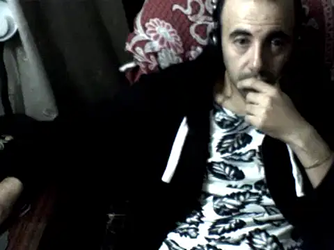 Snapshot of big_heart chatting on December 8, 7:37 am big heart online show from December 8, 7:37 am