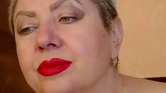 LadyPosh online show from October 3, 8:39 pm