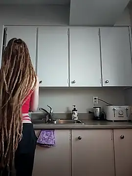 LucidLucy online show from February 7, 1:32 pm