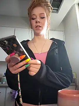 LucidLucy online show from February 14, 4:52 pm