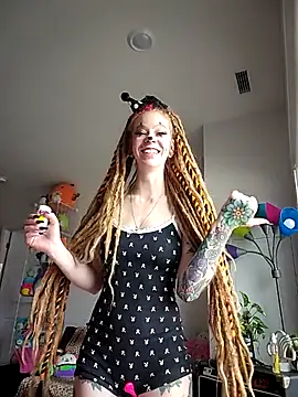 LucidLucy online show from November 1, 3:36 pm