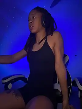 thebrattygoddess online show from December 7, 11:07 am