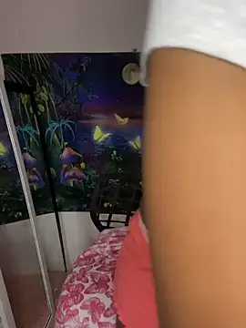 Snapshot of Badjen1027 chatting on October 30, 1:40 am Badjen1027 online show from October 30, 1:40 am