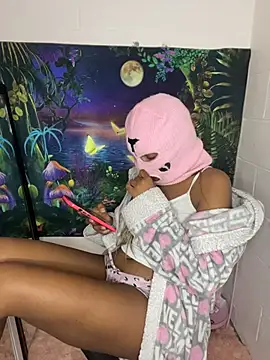 Snapshot of Badjen1027 chatting on November 3, 2:02 am Badjen1027 online show from November 3, 2:02 am