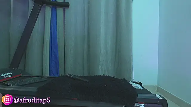 Snapshot of afroditaP_ chatting on February 1, 3:50 pm afroditaP online show from February 1, 3:50 pm