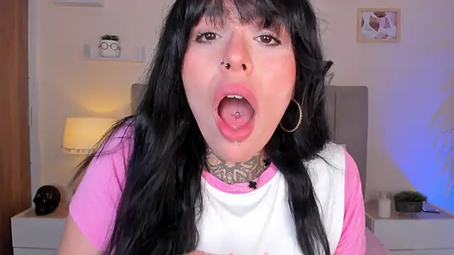 curvyliciousss online show from March 16, 4:01 pm