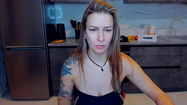 AlexiaDarren online show from February 7, 3:52 pm