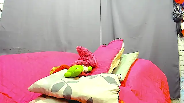 KataleyaCollins online show from April 21, 8:44 pm