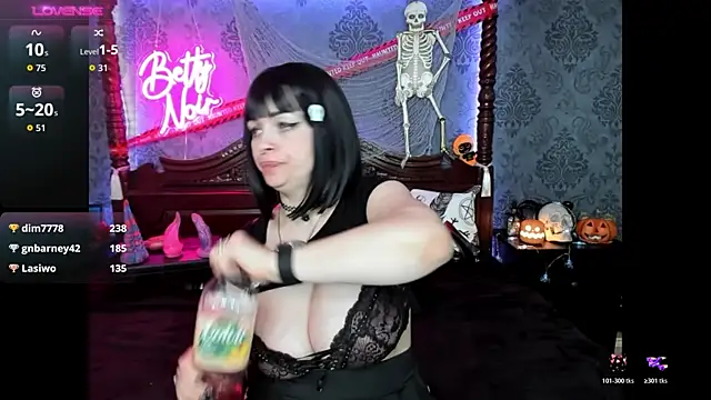 BettyNoir online show from October 25, 9:31 pm