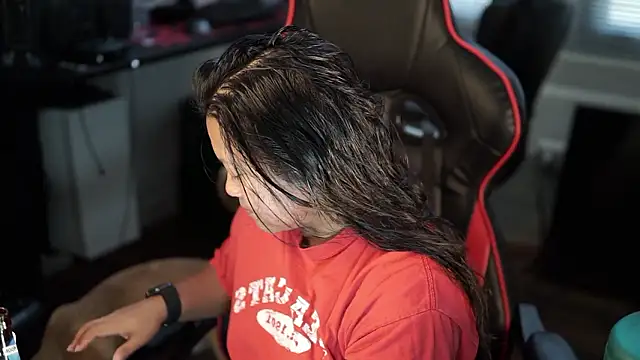 Bubbleliyah online show from December 1, 4:29 pm