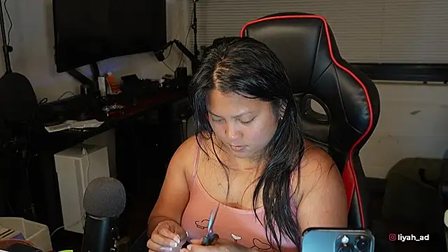 Bubbleliyah online show from October 31, 2:45 am