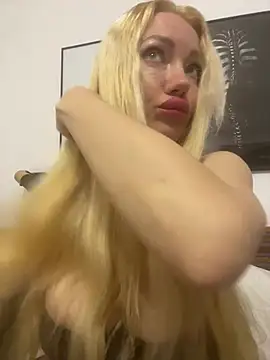 Snapshot of SofiaJoy chatting on February 27, 3:01 pm SofiaJoy online show from February 27, 3:01 pm