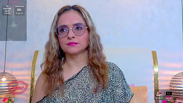 Snapshot of MarilynVega1 chatting on July 6, 8:44 pm MarilynVega1 online show from July 6, 8:44 pm