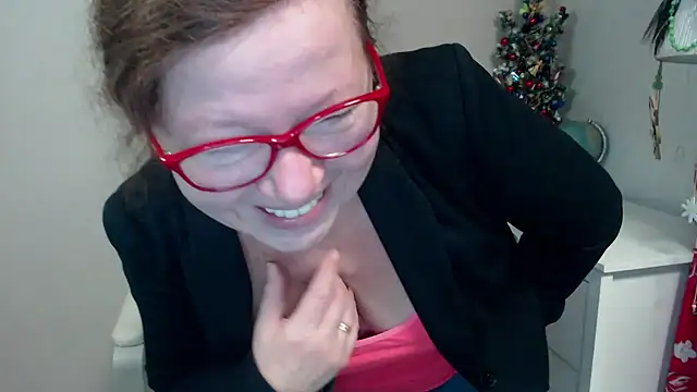 Adelewildx online show from January 8, 4:44 am