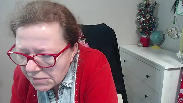 Adelewildx online show from January 13, 7:54 am