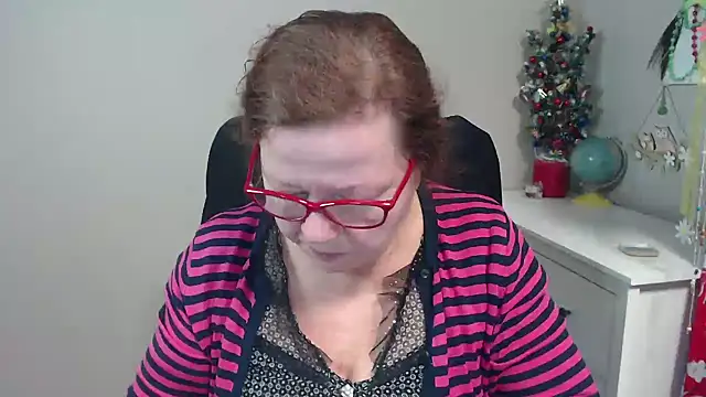 Adelewildx online show from January 14, 5:30 am