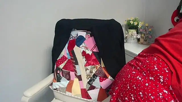 Adelewildx online show from February 5, 7:39 am