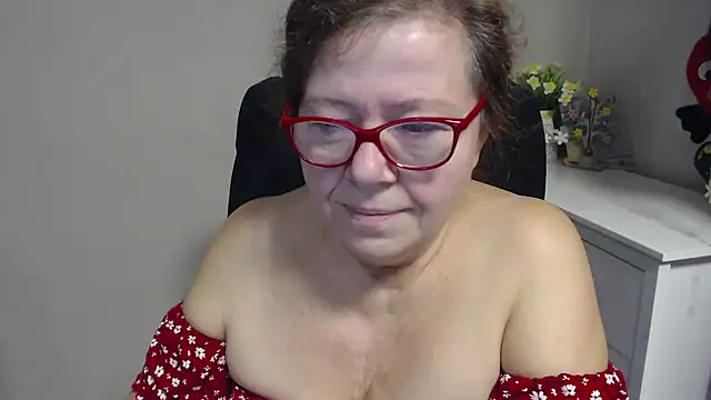 Adelewildx online show from February 6, 4:31 am