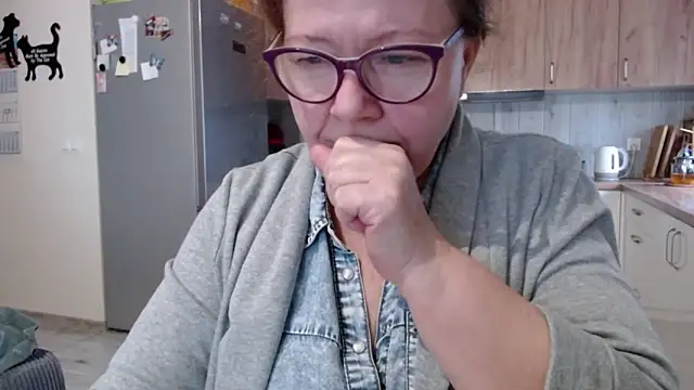 Adelewildx online show from February 7, 10:29 am