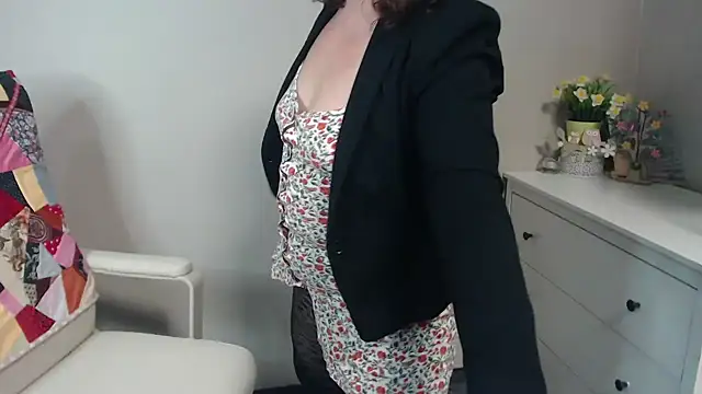 Adelewildx online show from February 10, 8:09 am