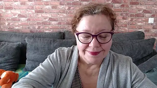 Adelewildx online show from February 15, 11:17 am