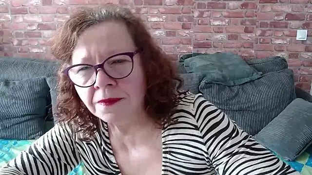 Adelewildx online show from February 22, 8:18 am