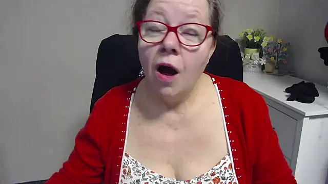 Adelewildx online show from February 24, 4:16 am