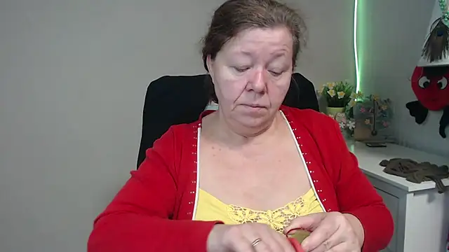 Adelewildx online show from February 25, 4:46 am