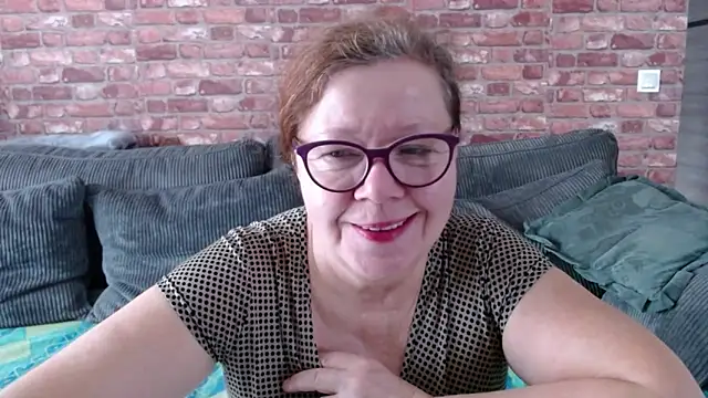 Adelewildx online show from February 28, 7:26 am