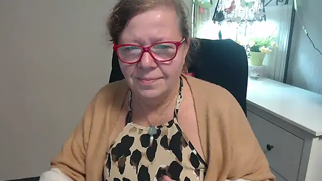 Adelewildx online show from September 17, 3:19 am