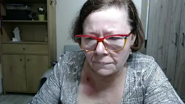 Snapshot of Adelewildx chatting on April 25, 8:39 pm Adelewildx online show from April 25, 8:39 pm