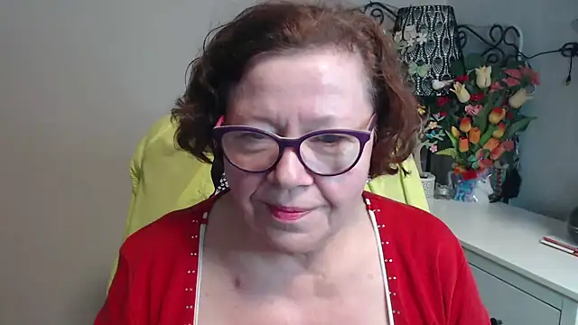 Snapshot of Adelewildx chatting on April 27, 9:51 am Adelewildx online show from April 27, 9:51 am