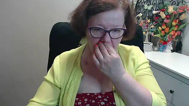 Snapshot of Adelewildx chatting on April 28, 10:31 am Adelewildx online show from April 28, 10:31 am