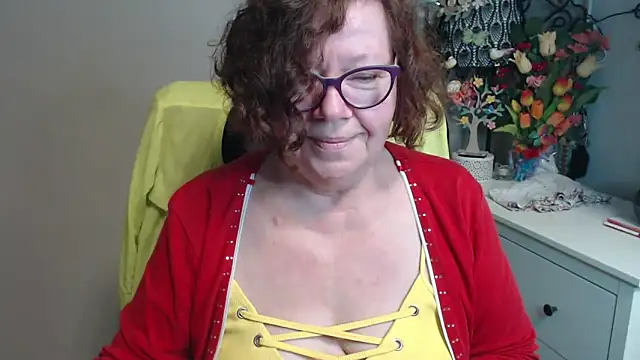 Snapshot of Adelewildx chatting on May 4, 3:02 am Adelewildx online show from May 4, 3:02 am