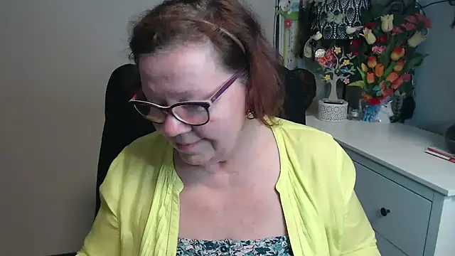 Snapshot of Adelewildx chatting on May 6, 3:24 am Adelewildx online show from May 6, 3:24 am
