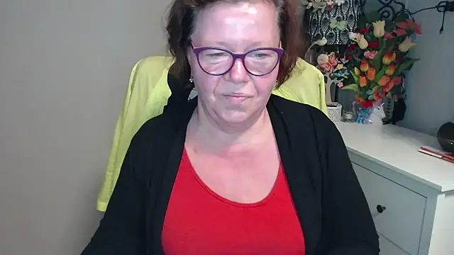 Snapshot of Adelewildx chatting on May 11, 3:23 am Adelewildx online show from May 11, 3:23 am