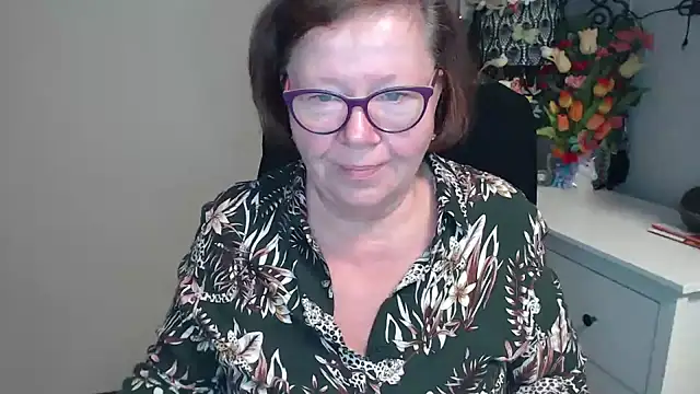 Snapshot of Adelewildx chatting on May 12, 3:36 am Adelewildx online show from May 12, 3:36 am