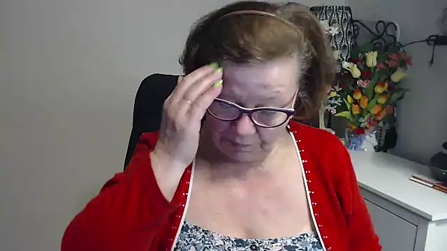 Snapshot of Adelewildx chatting on May 13, 3:37 am Adelewildx online show from May 13, 3:37 am