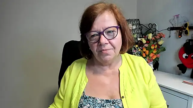 Snapshot of Adelewildx chatting on June 2, 2:24 am Adelewildx online show from June 2, 2:24 am